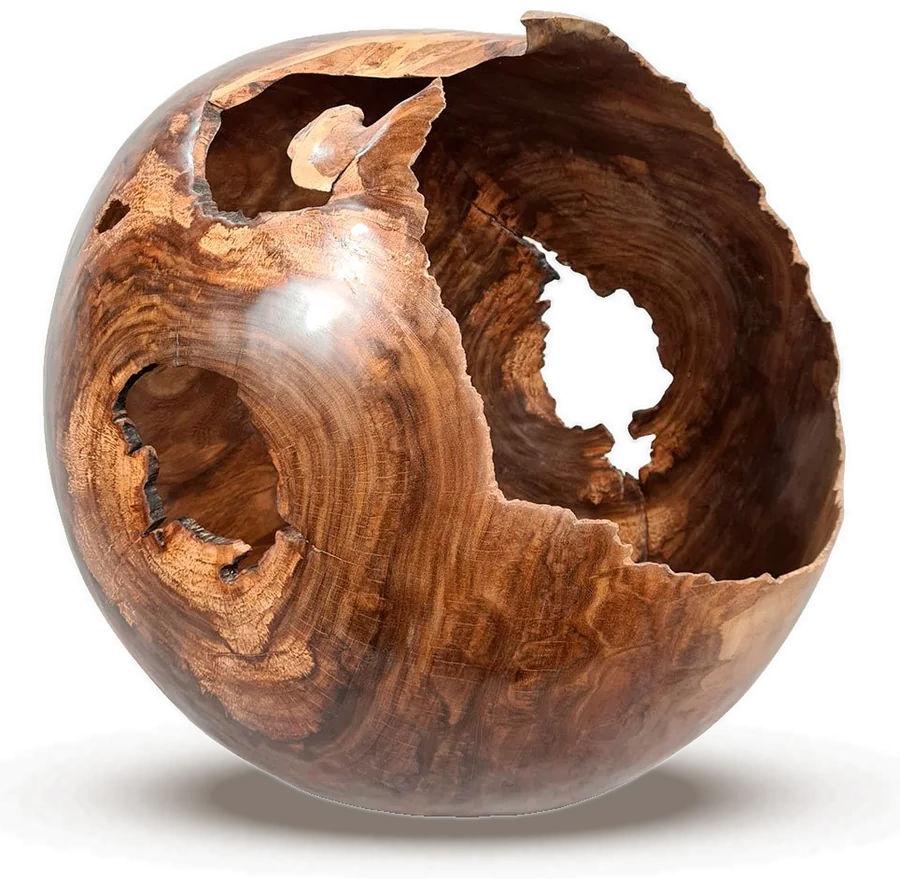 Esfera nº XII, em sibipiruna, com acabamento polido
